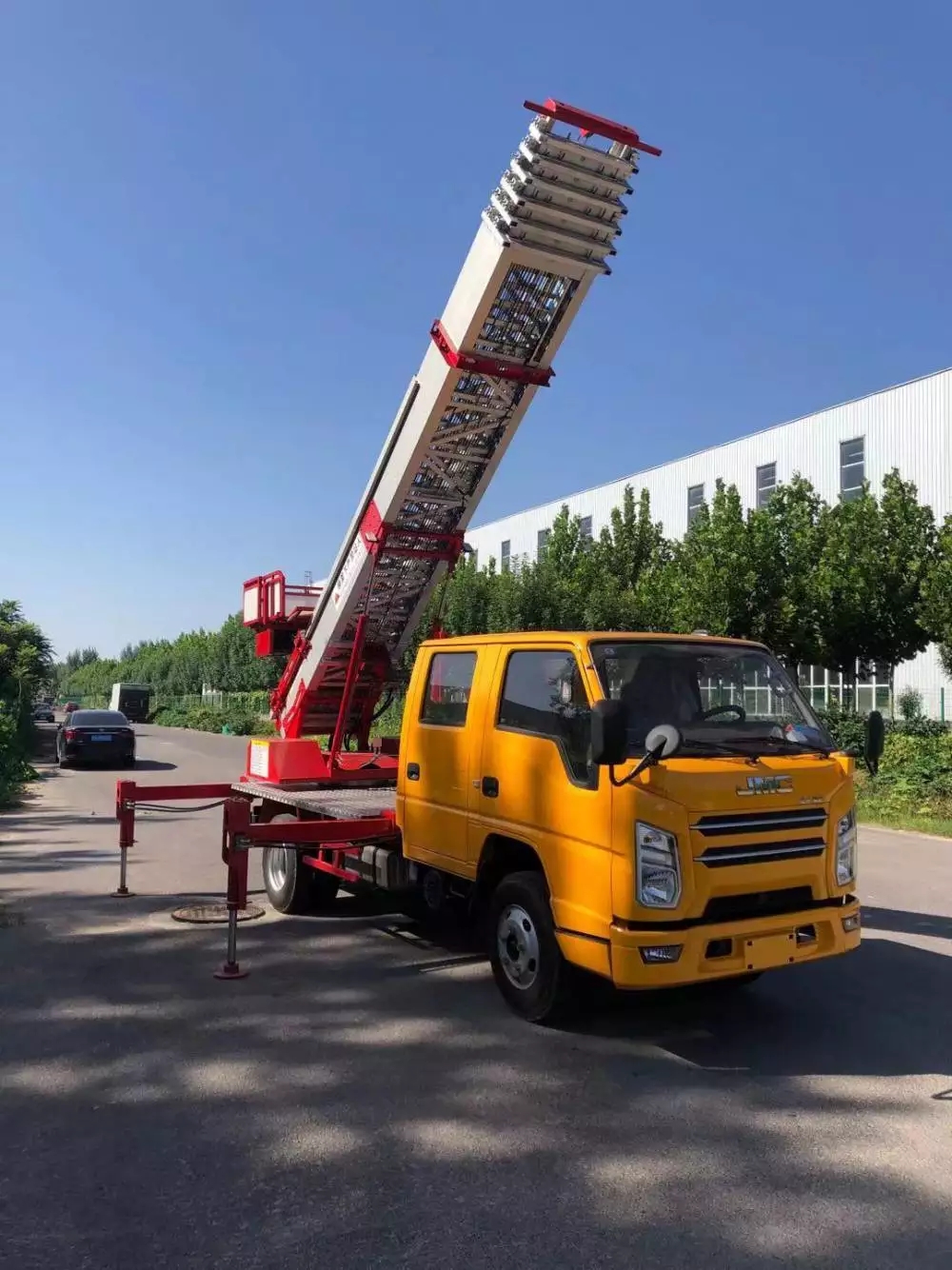 剑河附近的云梯车出租服务：轻松解决高空作业需求